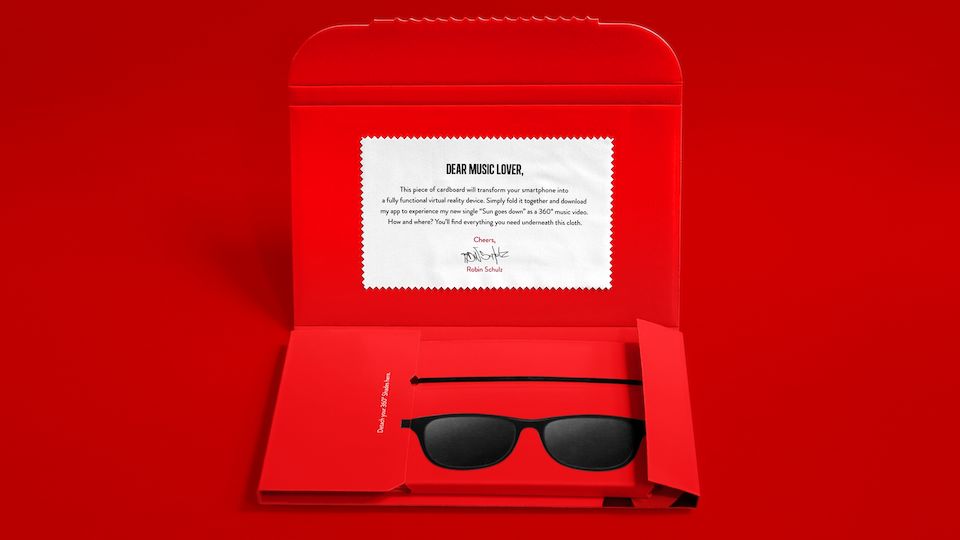 The Robin Schulz 360° Mailing from the inside