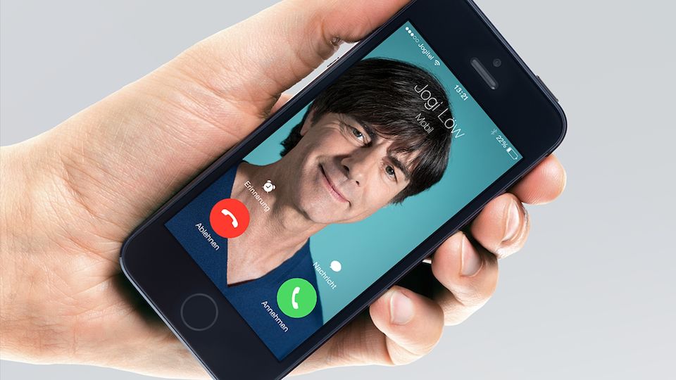 With the “Fake Call” button, you could recieve a “call” from Jogi Löw